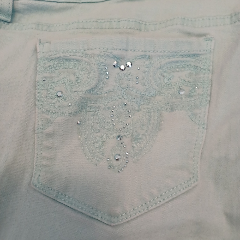 Gloria Vanderbilt Turquoise Rhinestone Denim Bermuda Shorts Size 16 - Picture 4 of 6